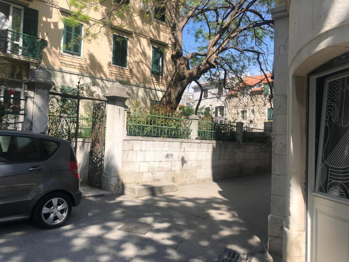 Old Town Lucky Star Apartments سبليت المظهر الخارجي الصورة